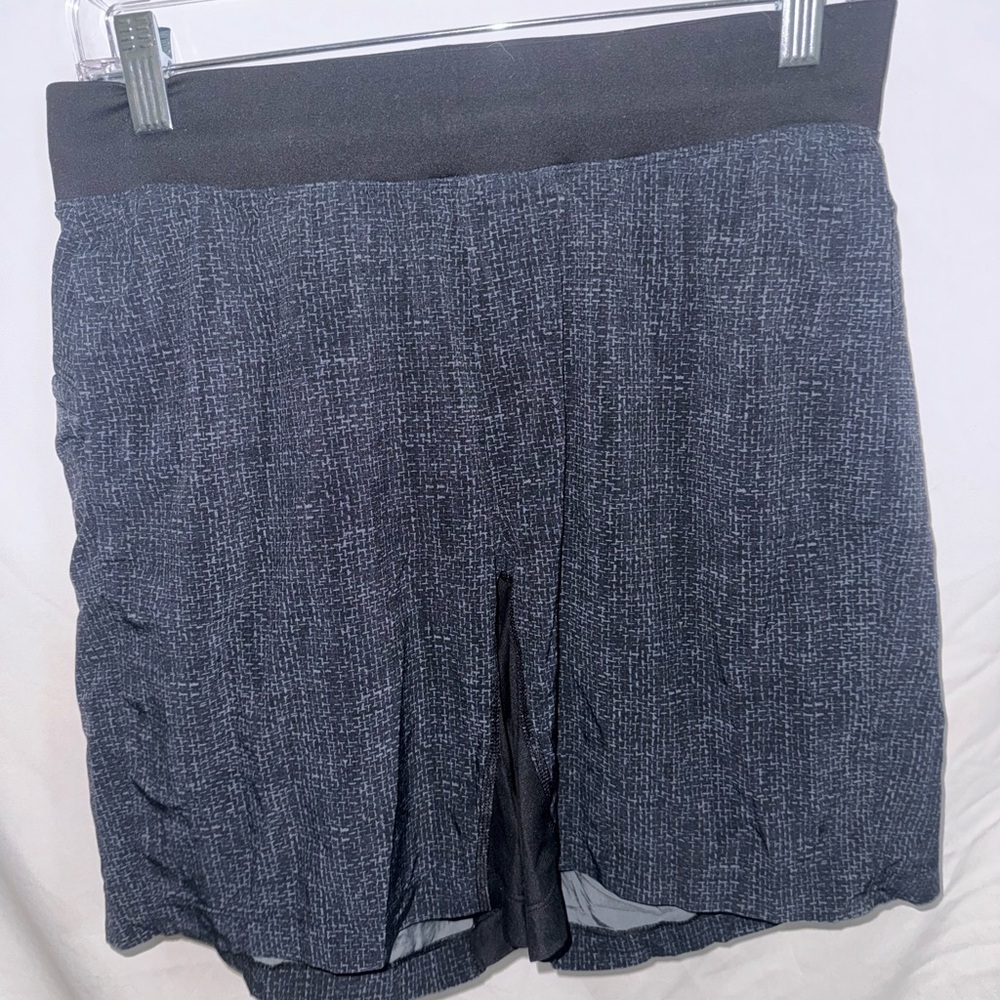 Lululemon 7” inseam large workout shorts